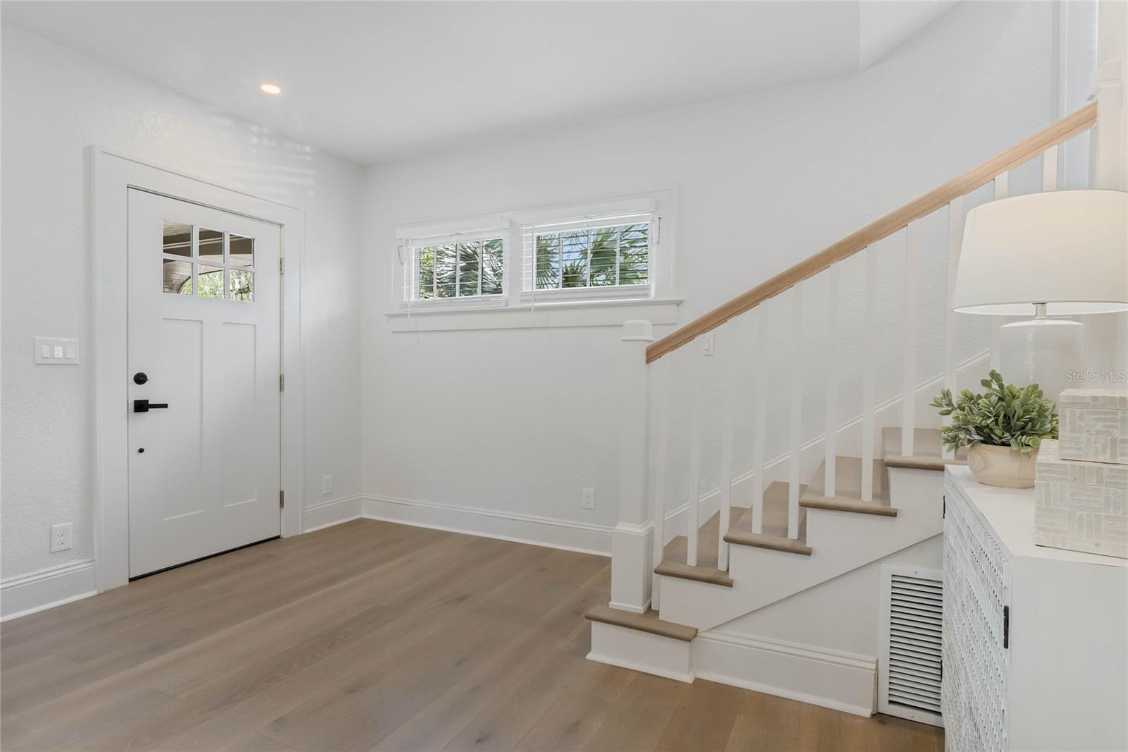 Image 12 of 71 For 718 Livingston Street