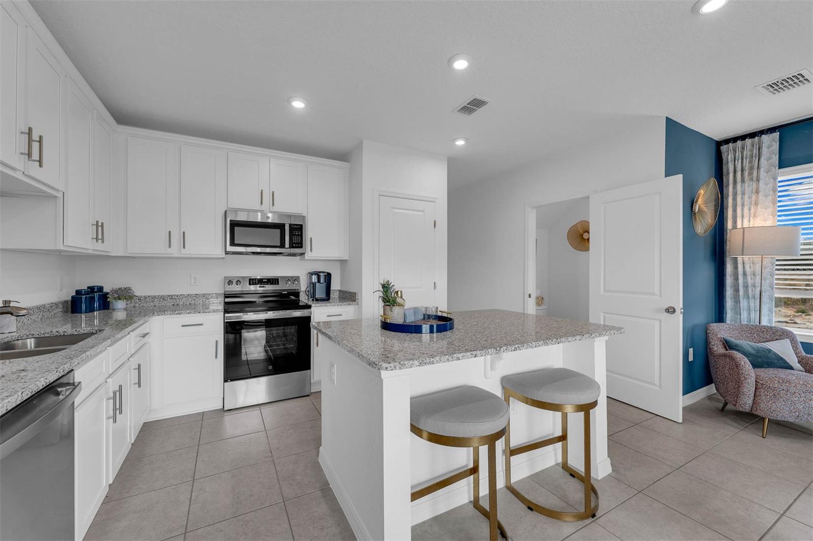 Image 9 of 43 For 3336 Thicket Street