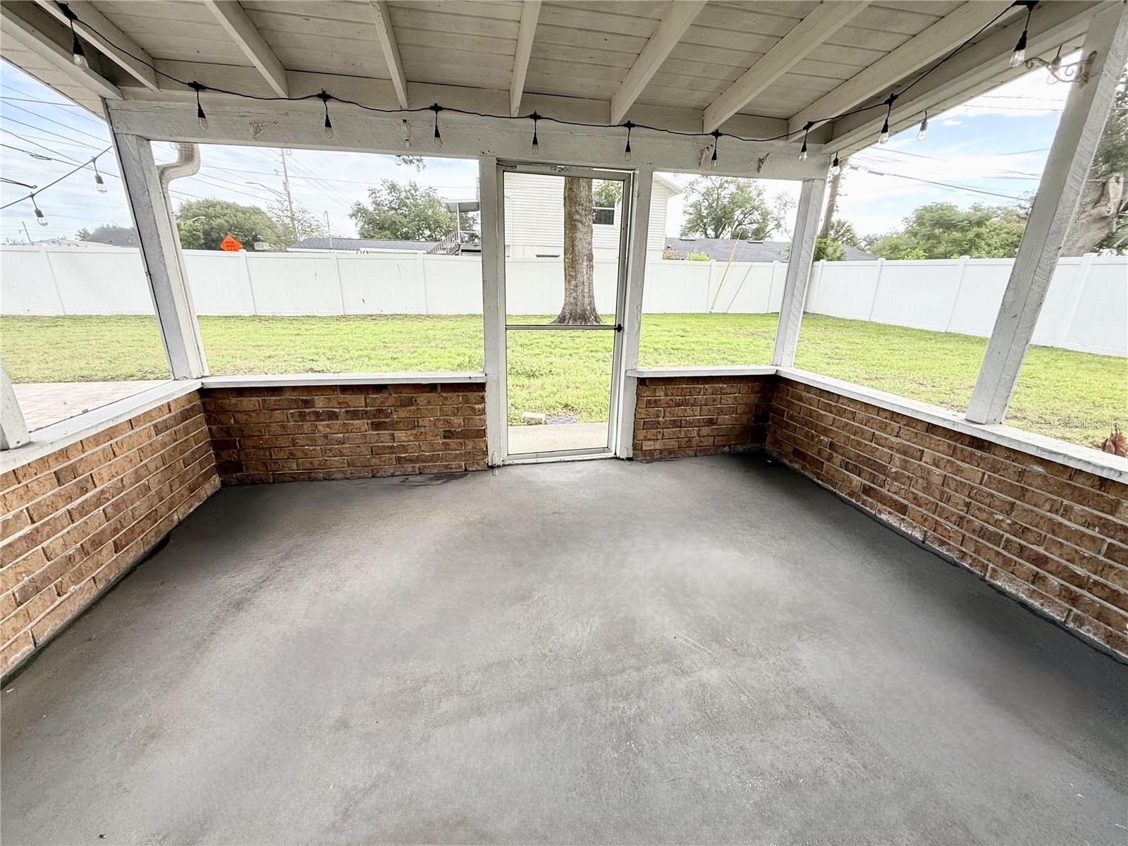 Image 15 of 53 For 4401 Arcie Street