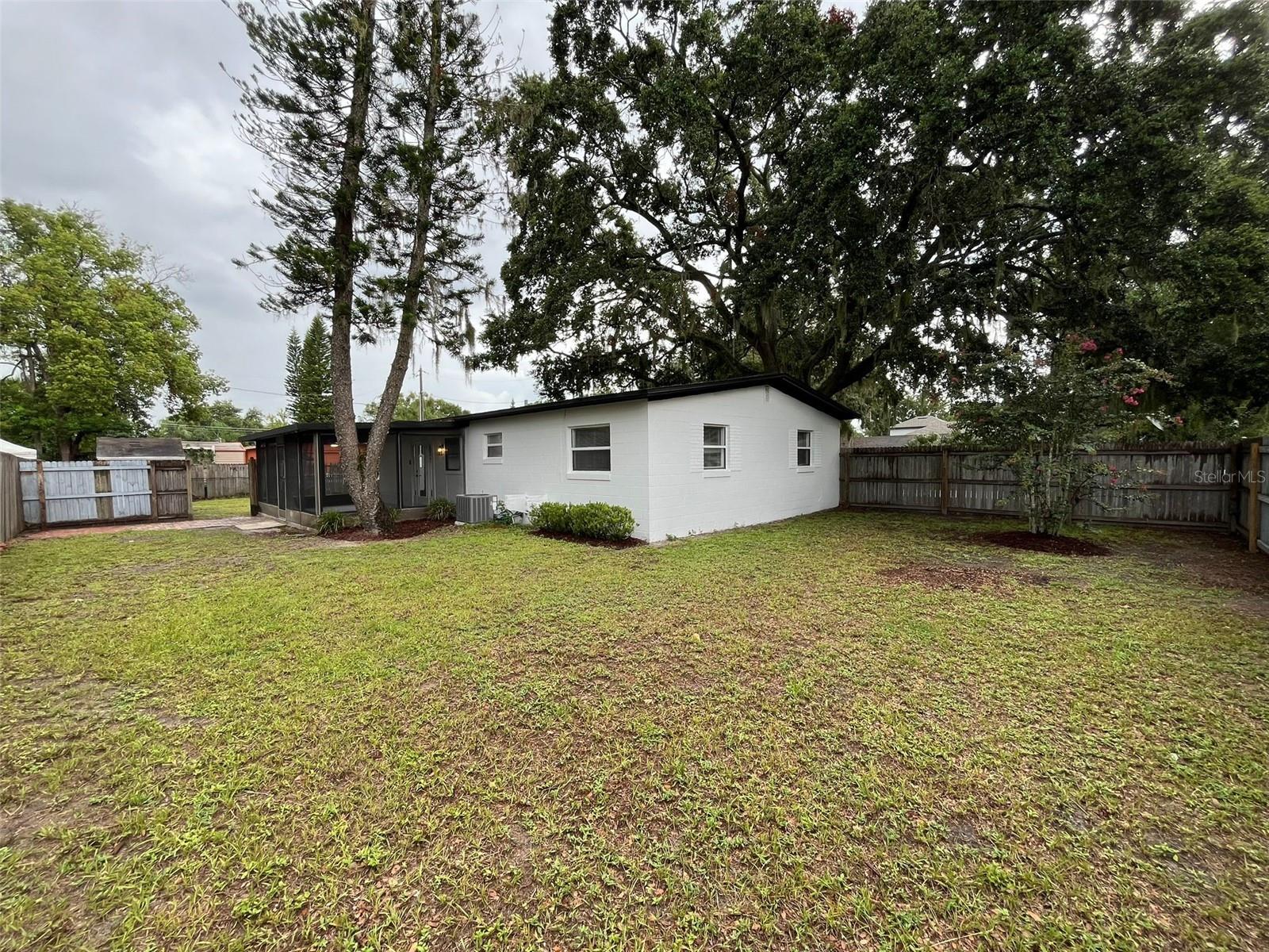 Image 32 of 34 For 1246 Oleander Street