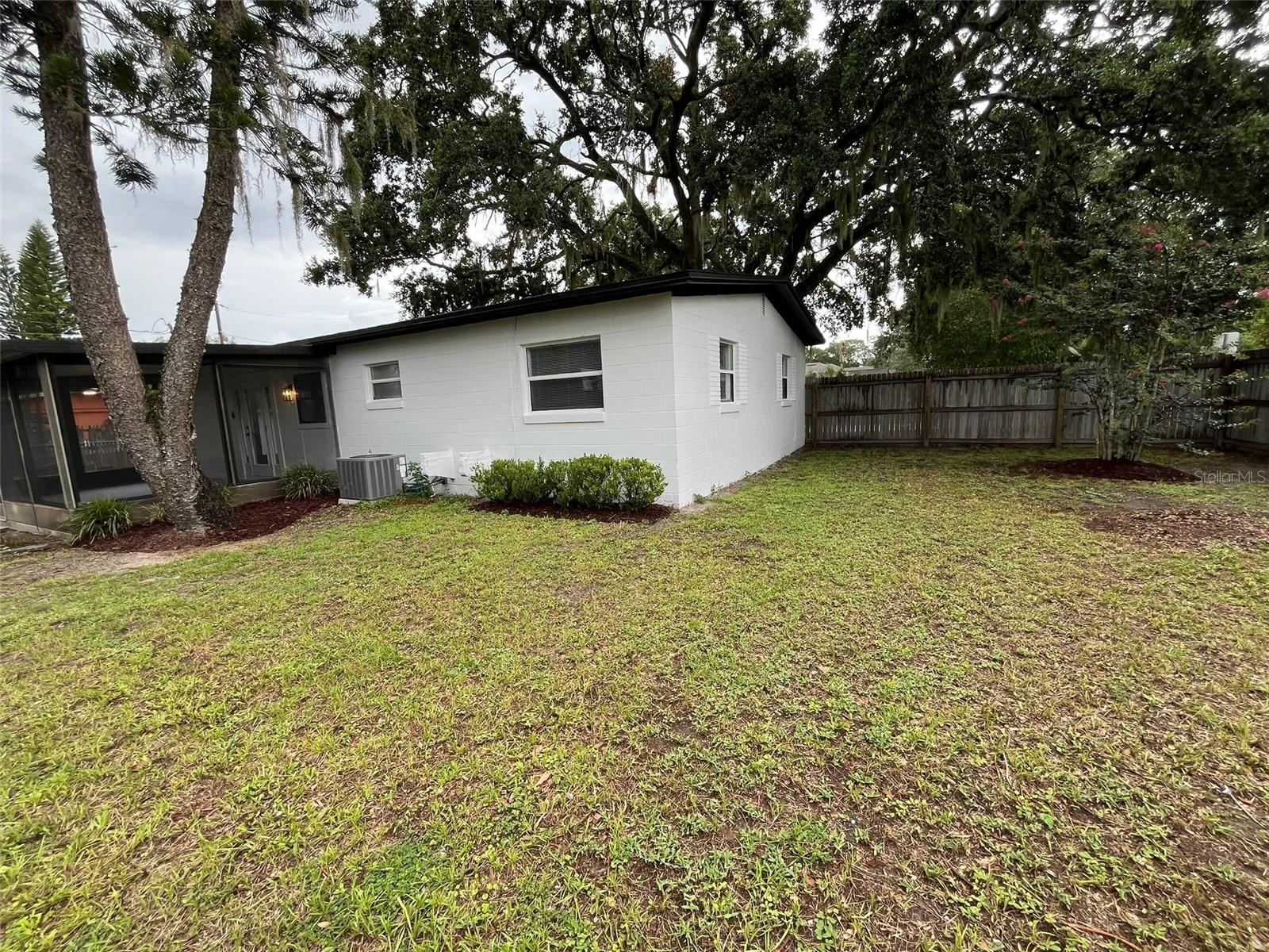 Image 33 of 34 For 1246 Oleander Street