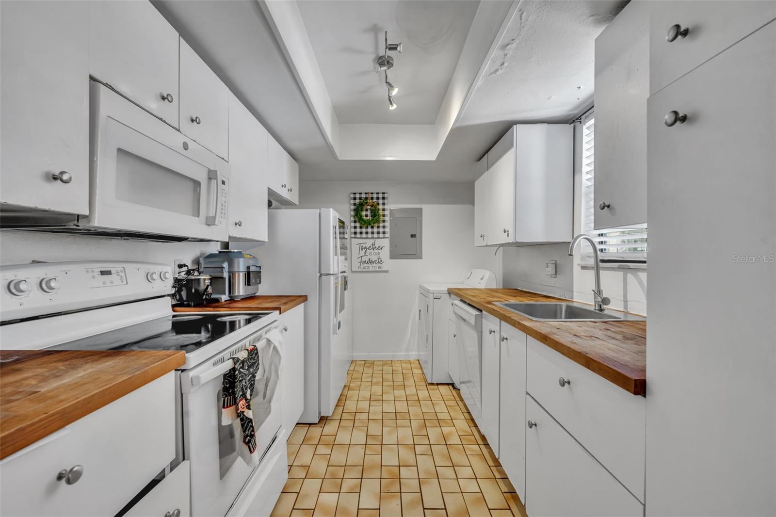 Image 10 of 21 For 2713 Lemontree Lane  17-d