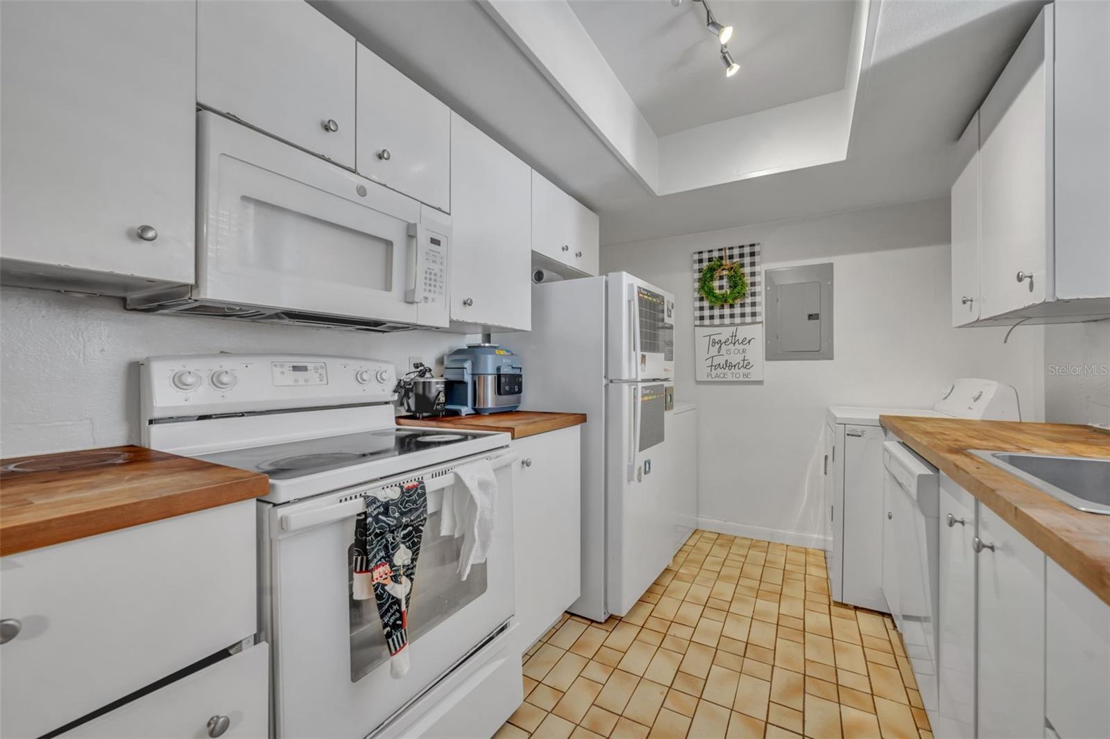 Image 11 of 21 For 2713 Lemontree Lane  17-d