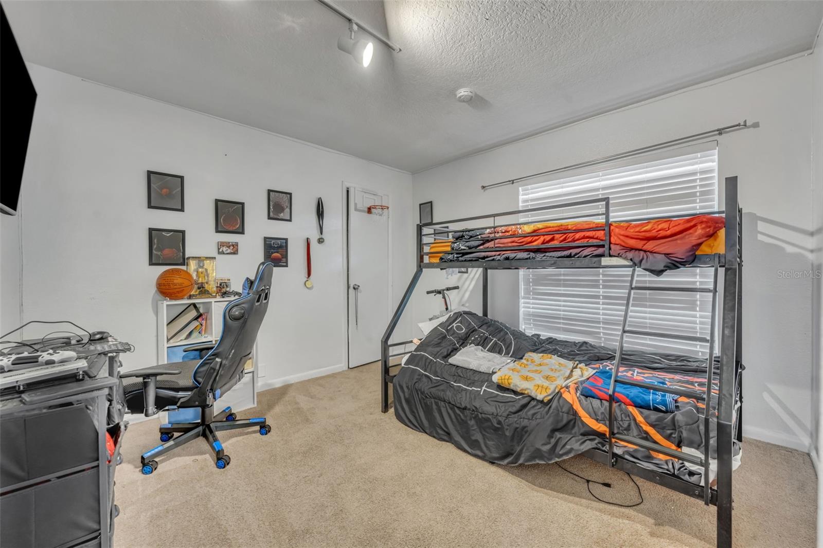 Image 15 of 21 For 2713 Lemontree Lane  17-d