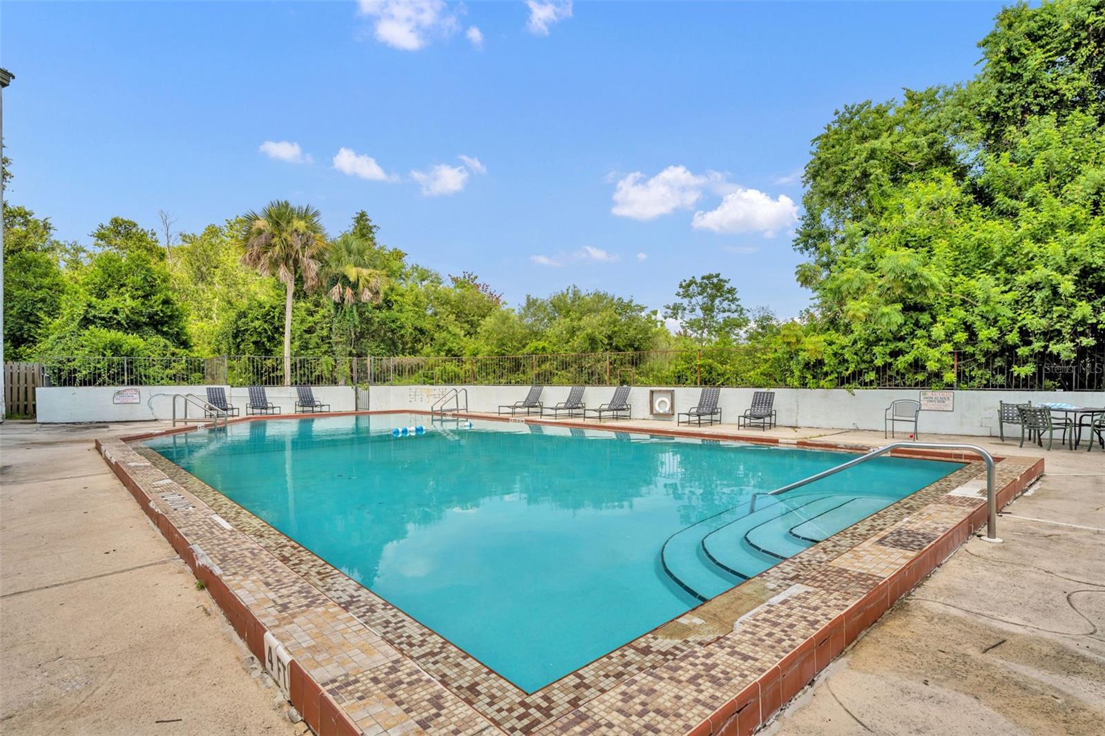 Image 20 of 21 For 2713 Lemontree Lane  17-d