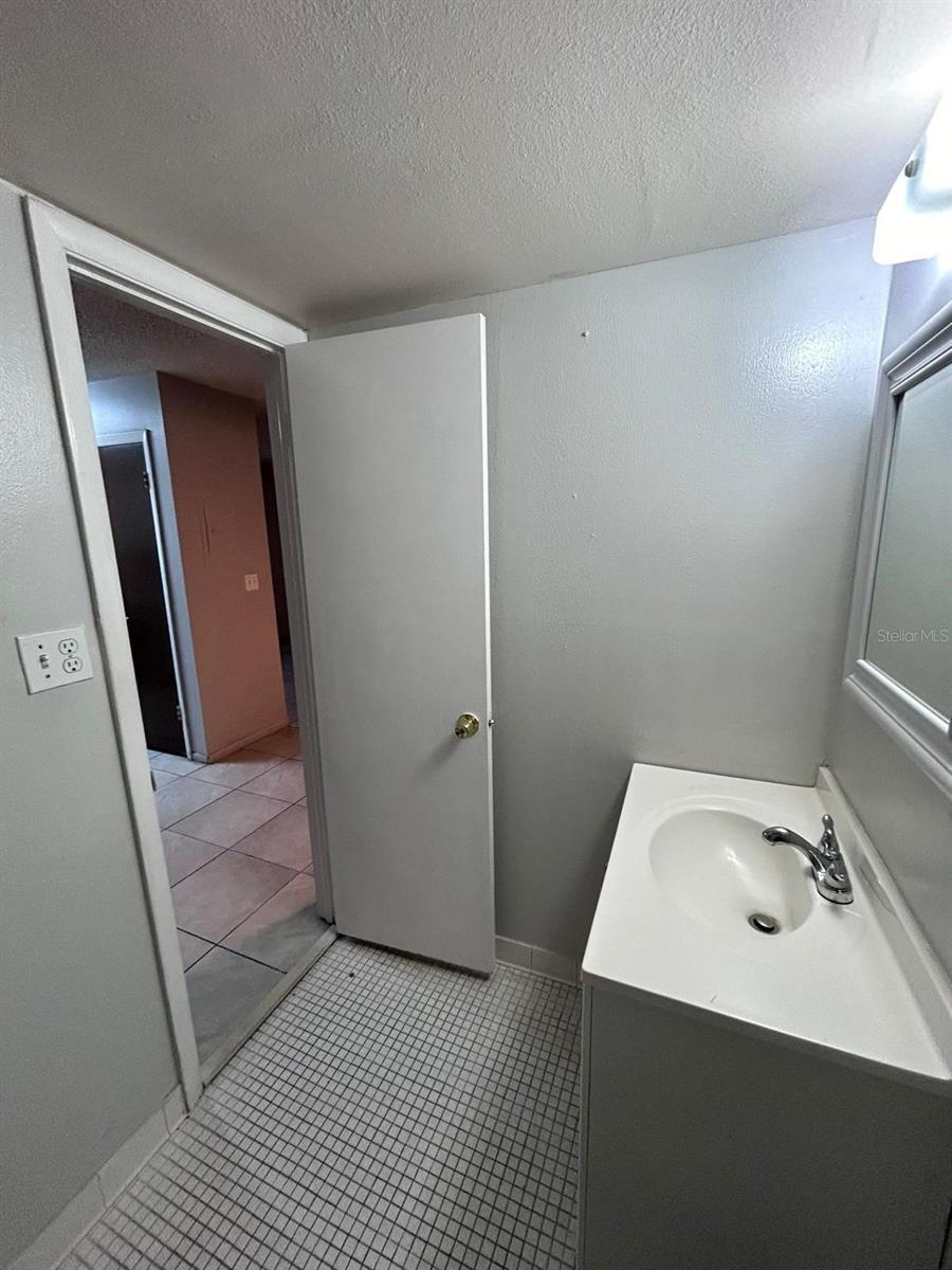 Image 10 of 27 For 144 Springwood Circle F