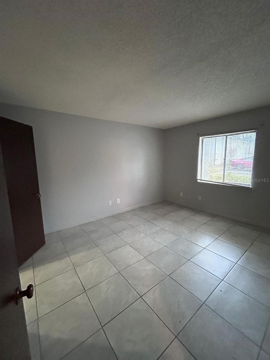 Image 11 of 27 For 144 Springwood Circle F
