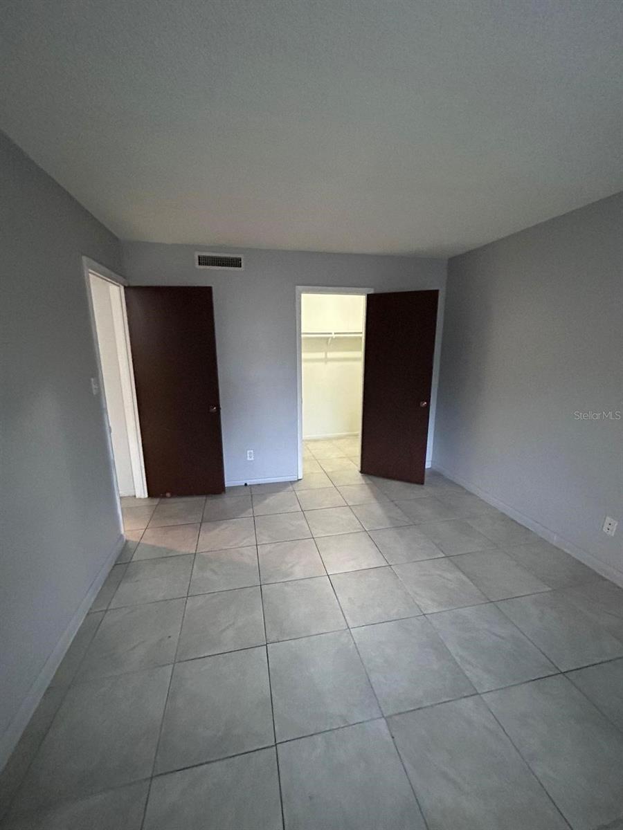 Image 12 of 27 For 144 Springwood Circle F