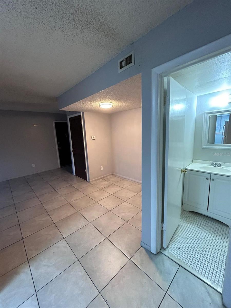 Image 15 of 27 For 144 Springwood Circle F