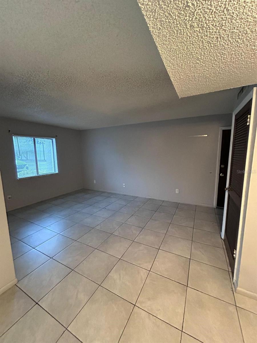 Image 16 of 27 For 144 Springwood Circle F