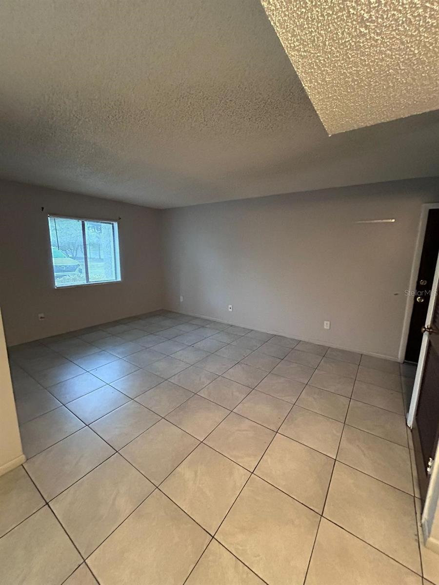 Image 4 of 27 For 144 Springwood Circle F