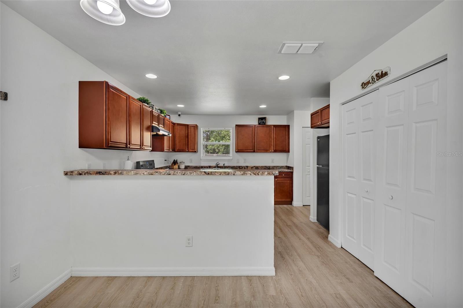 Image 10 of 35 For 9 Summerset Terrace
