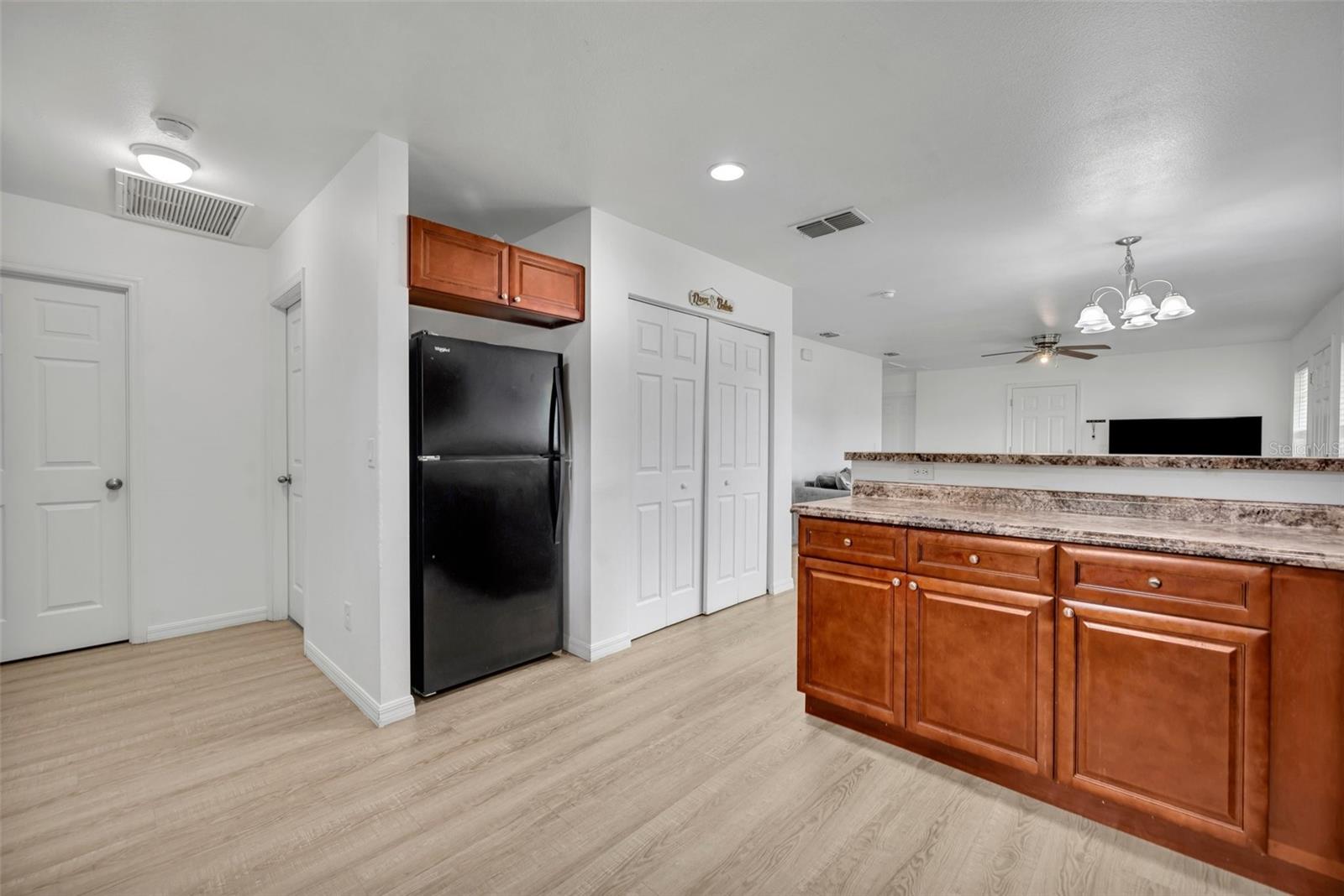 Image 15 of 35 For 9 Summerset Terrace