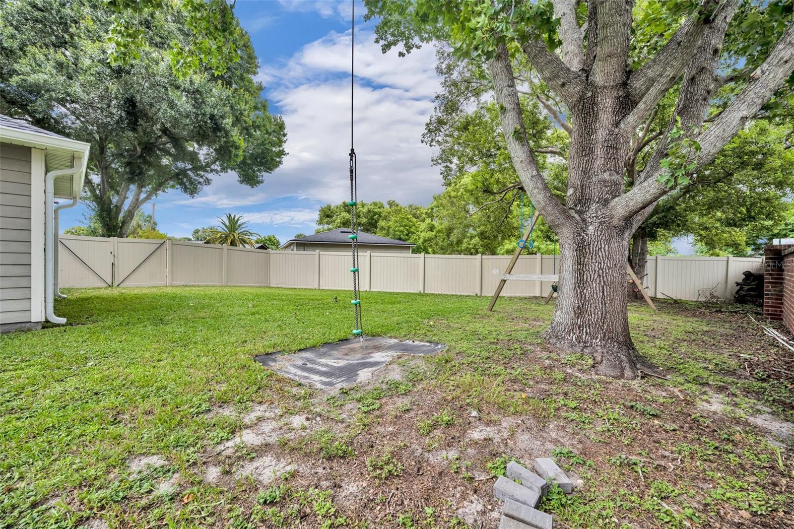 Image 24 of 35 For 9 Summerset Terrace