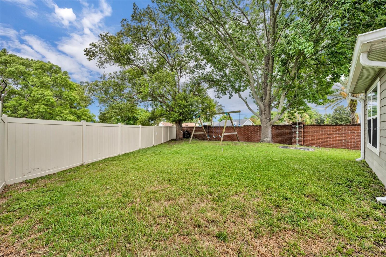 Image 25 of 35 For 9 Summerset Terrace