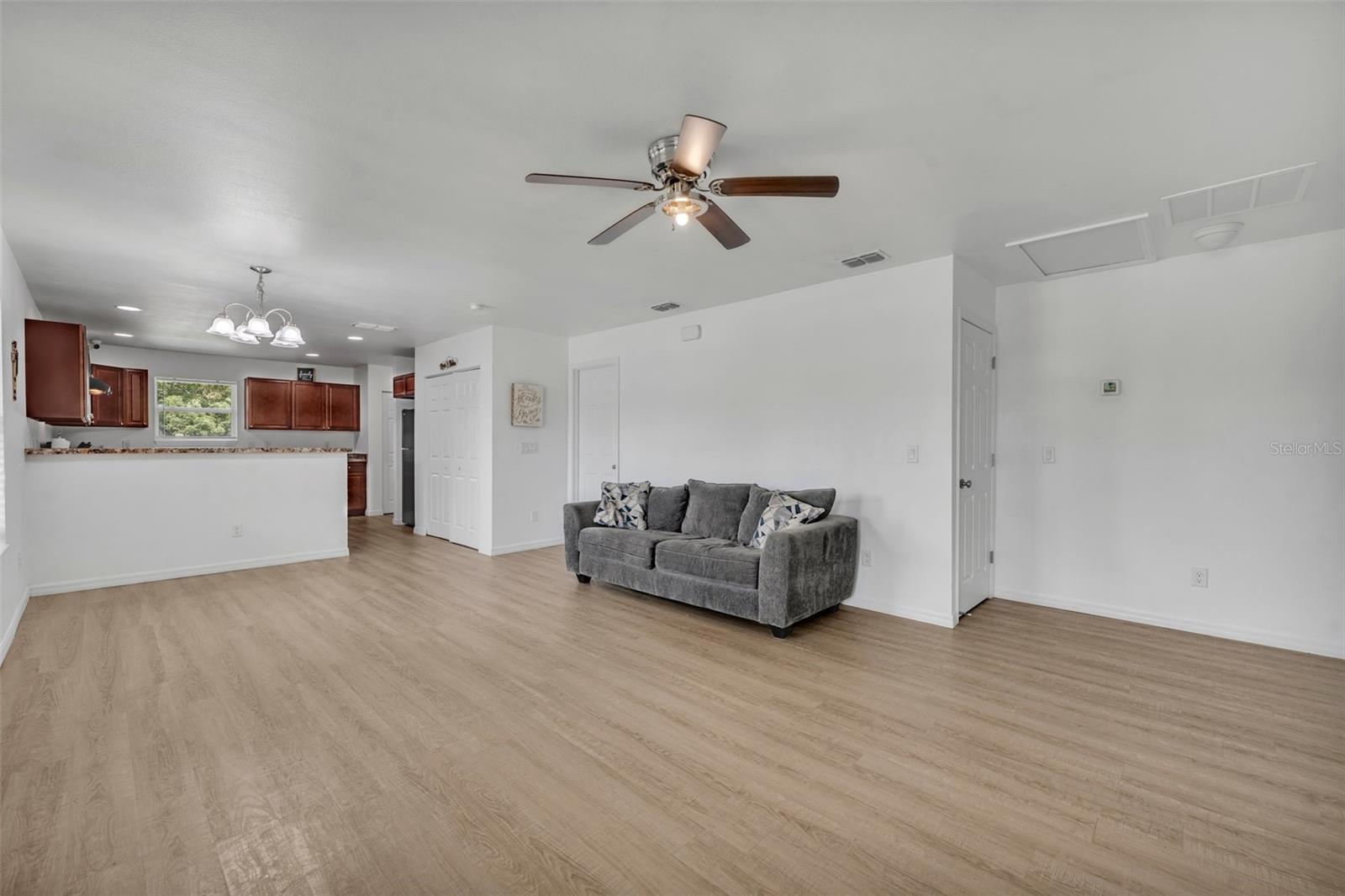 Image 4 of 35 For 9 Summerset Terrace