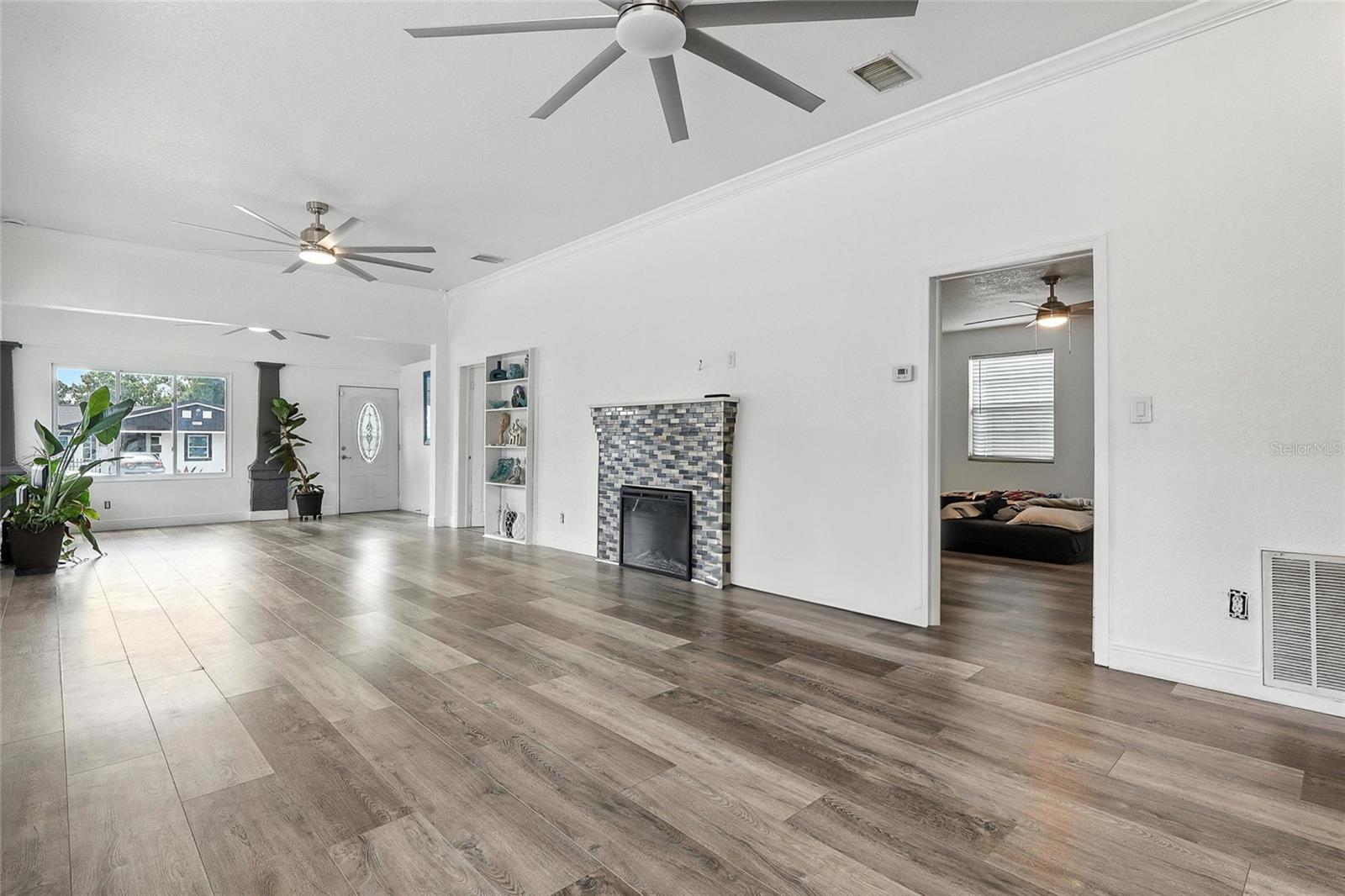 Image 18 of 33 For 7012 Hubert Avenue