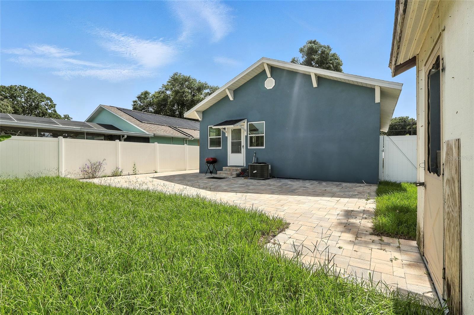 Image 7 of 33 For 7012 Hubert Avenue