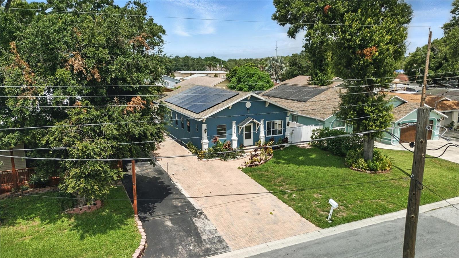 Image 8 of 33 For 7012 Hubert Avenue
