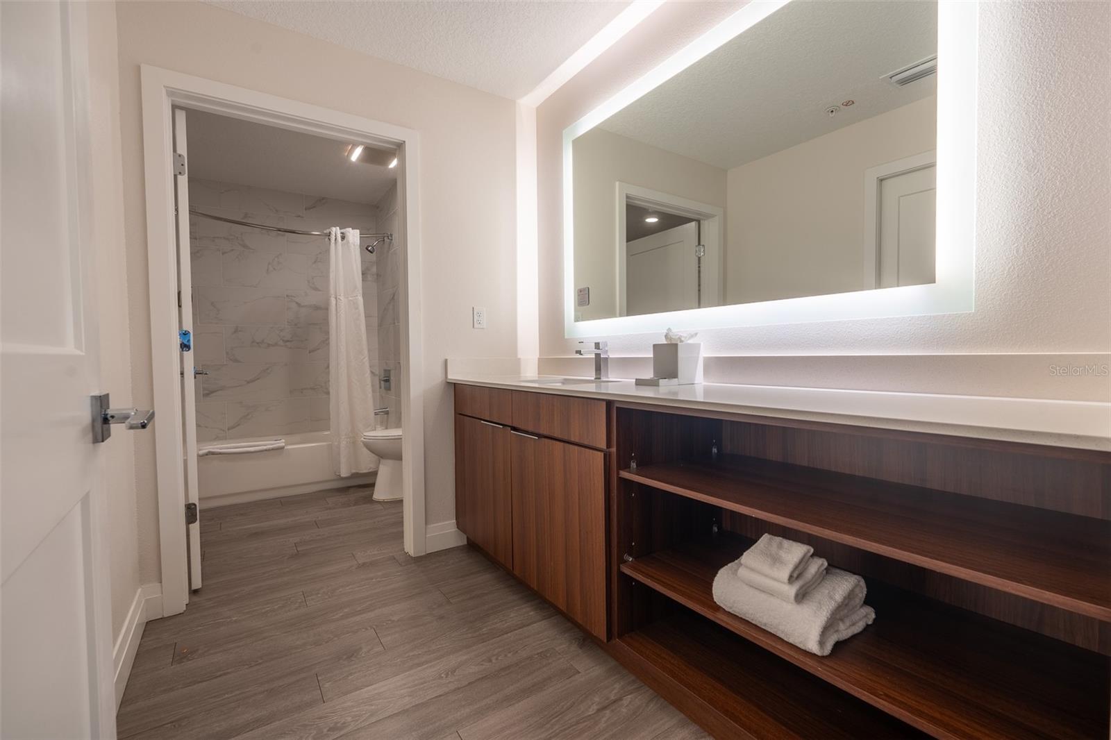 Image 31 of 51 For 14501 Grove Resort Avenue 2436