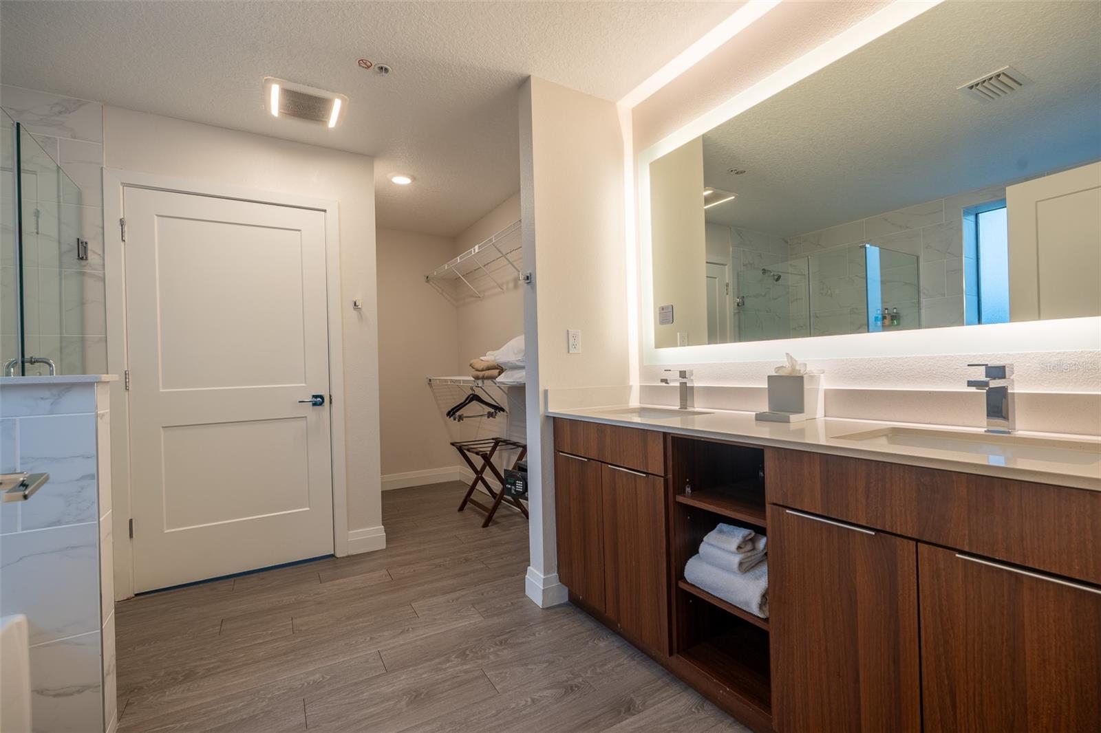 Image 32 of 51 For 14501 Grove Resort Avenue 2436