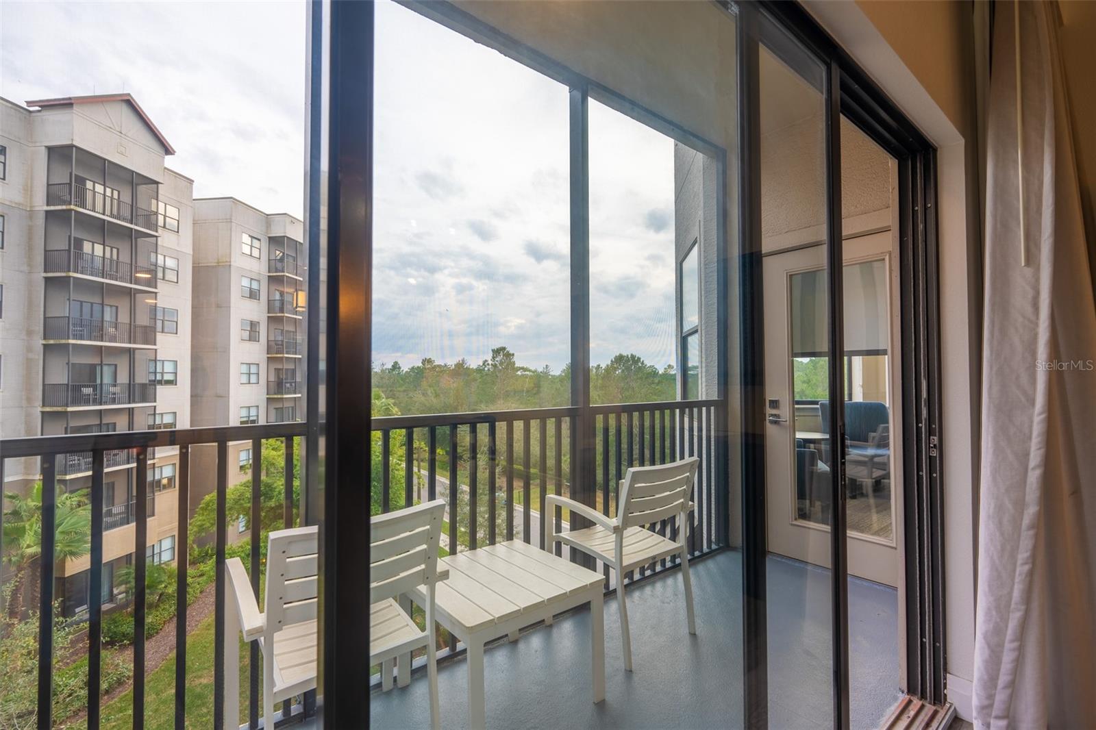Image 40 of 51 For 14501 Grove Resort Avenue 2436