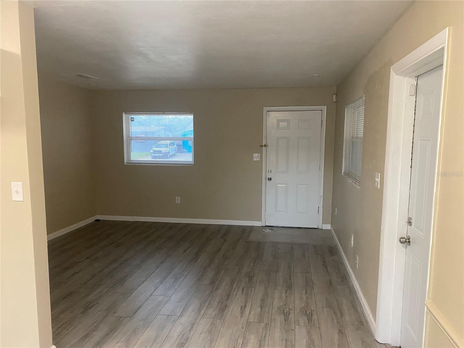 Image 6 of 10 For 2228 Kingsland Avenue