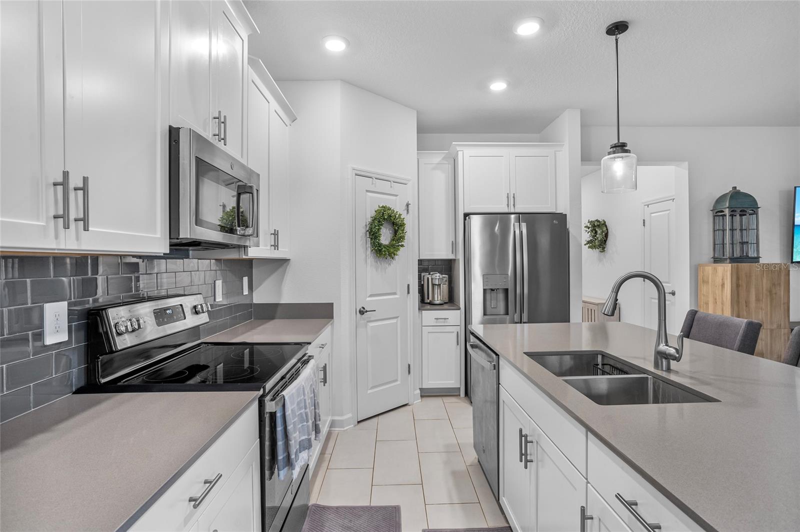 Image 12 of 41 For 11417 Rhyme Avenue