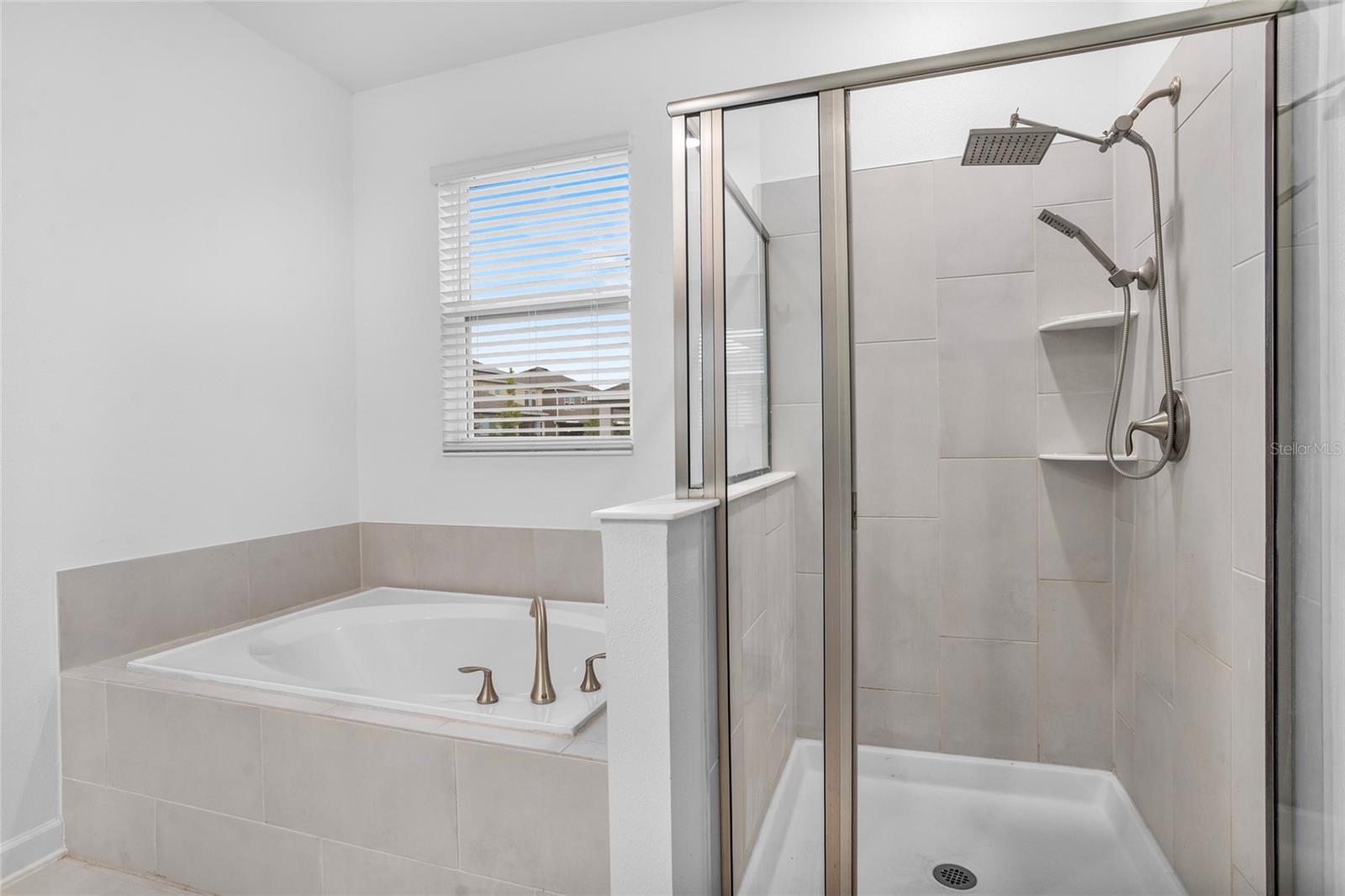 Image 21 of 41 For 11417 Rhyme Avenue