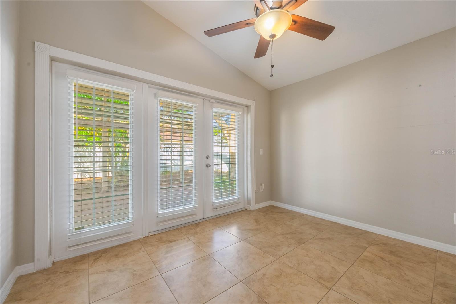 Image 24 of 50 For 11944 Cheltinham Drive