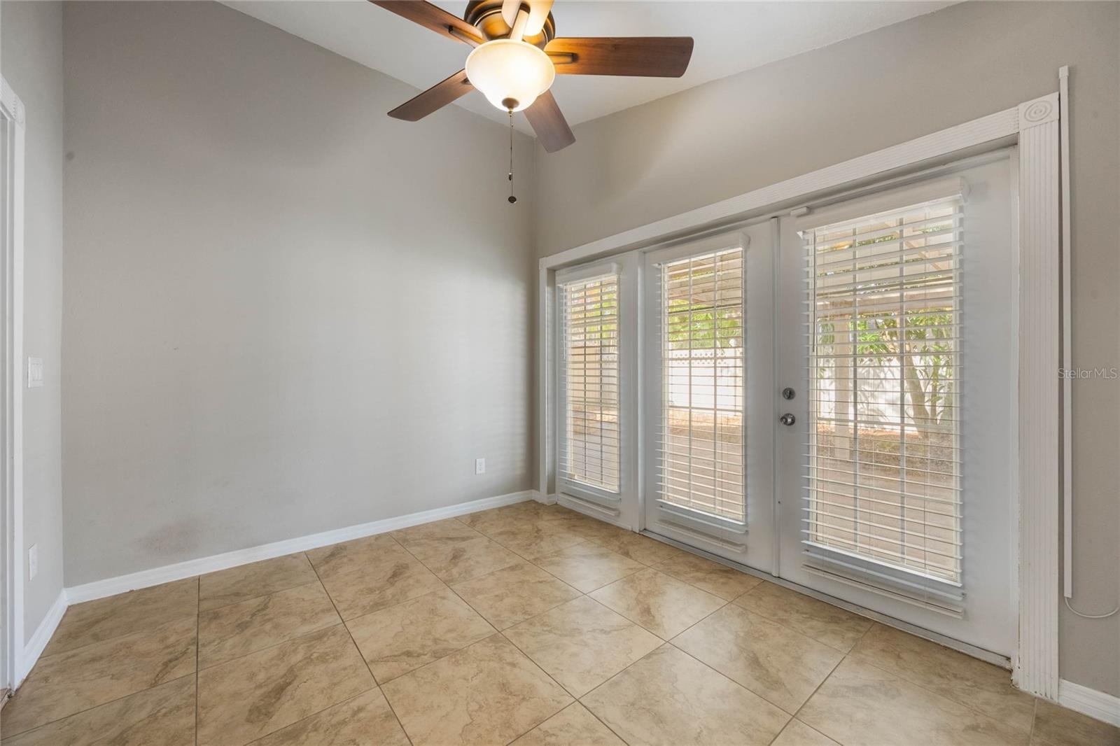 Image 25 of 50 For 11944 Cheltinham Drive
