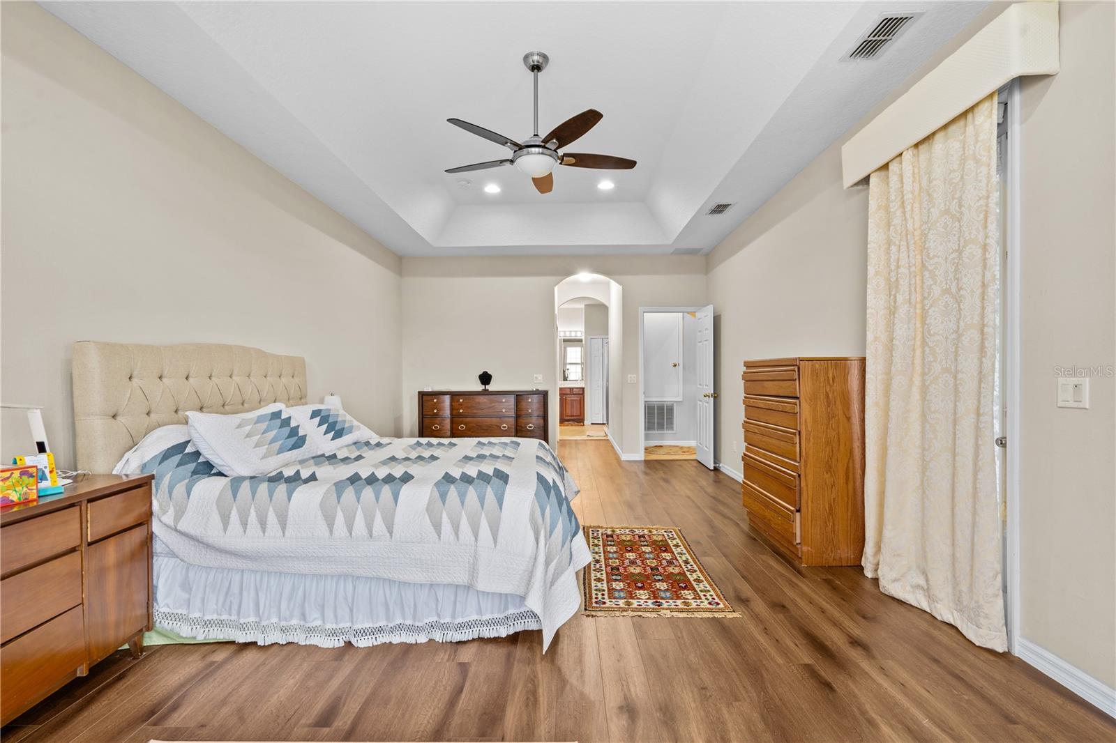 Image 17 of 46 For 8804 Warwick Shore Xing  X