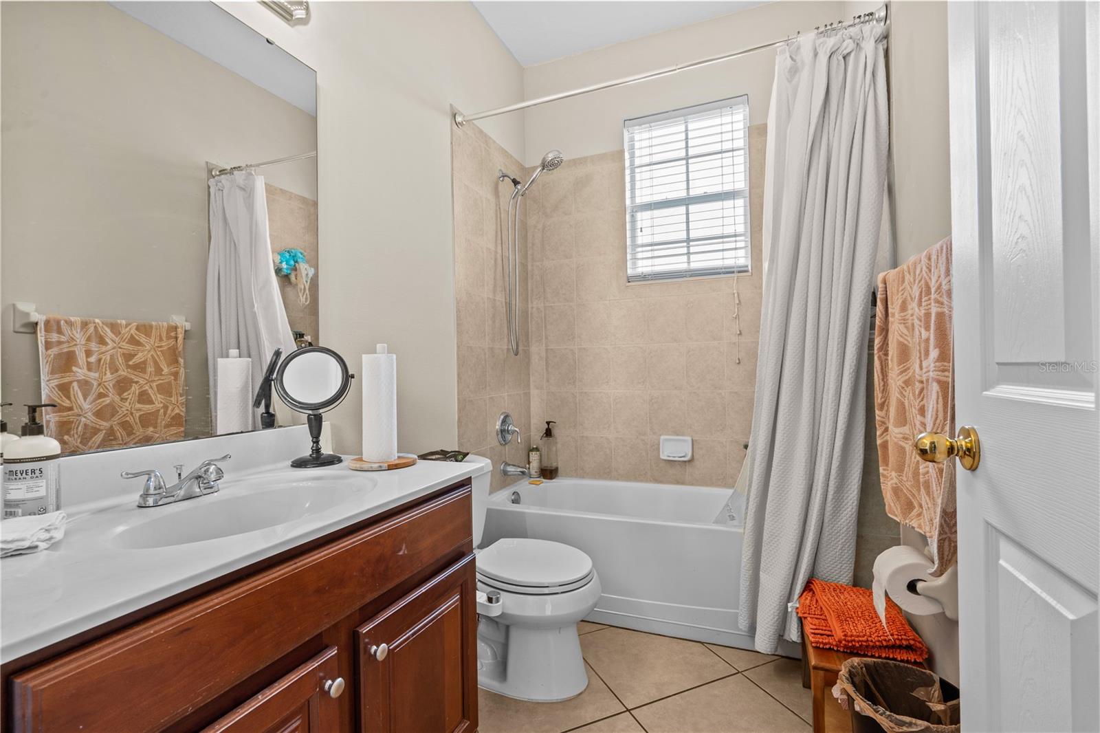 Image 21 of 46 For 8804 Warwick Shore Xing  X