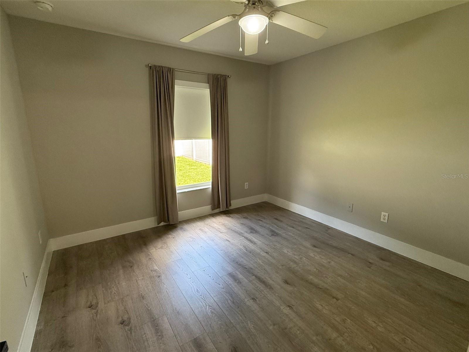 Image 19 of 29 For 219 Compass Rose Drive