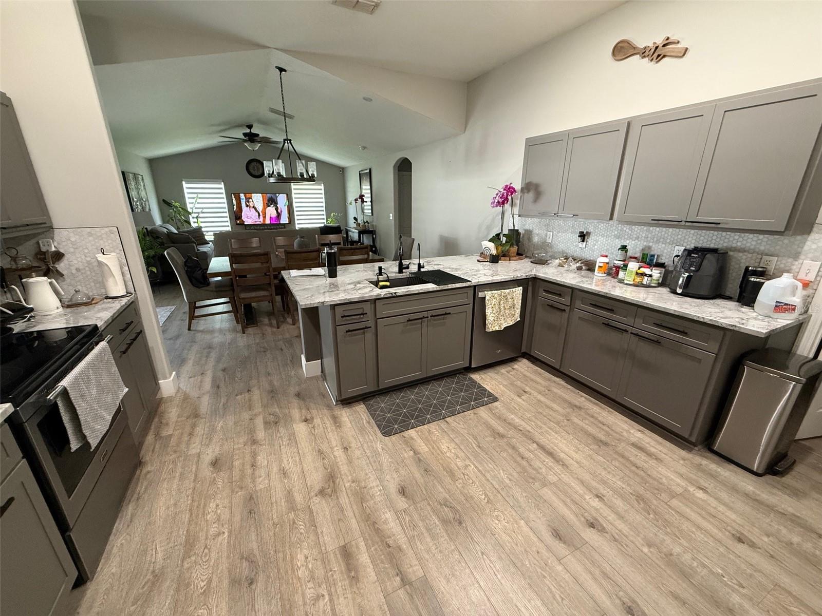 Image 6 of 18 For 219 Compass Rose Drive