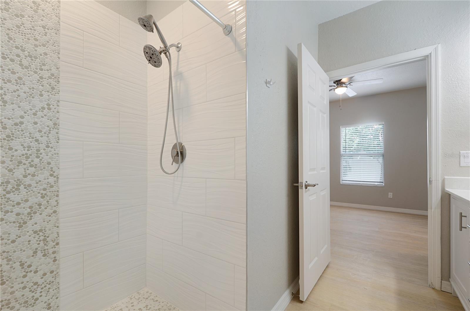 Image 10 of 28 For 826 Camargo Way 201