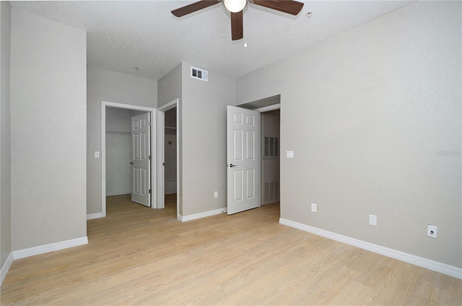 Image 14 of 28 For 826 Camargo Way 201
