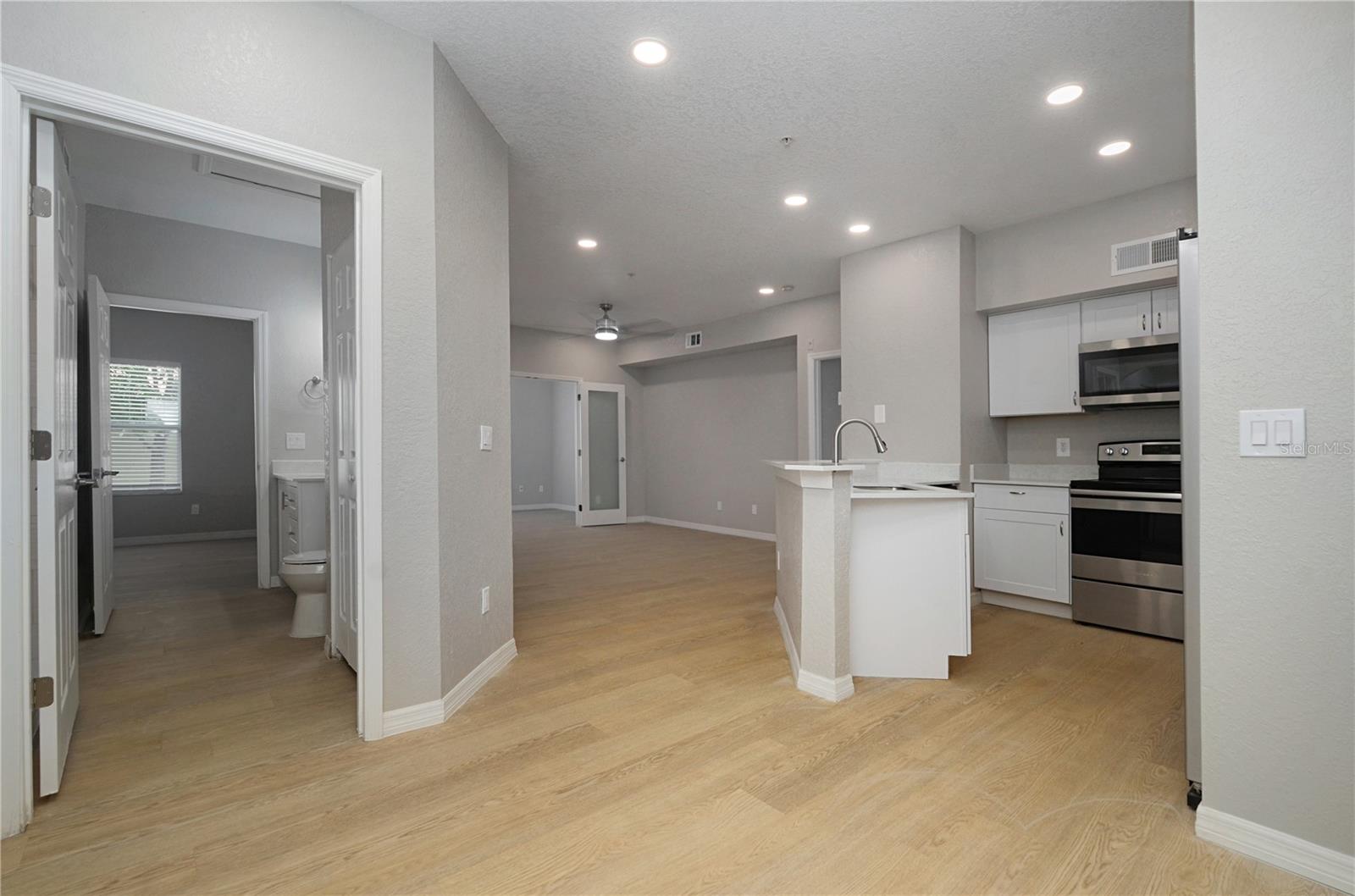 Image 2 of 28 For 826 Camargo Way 201