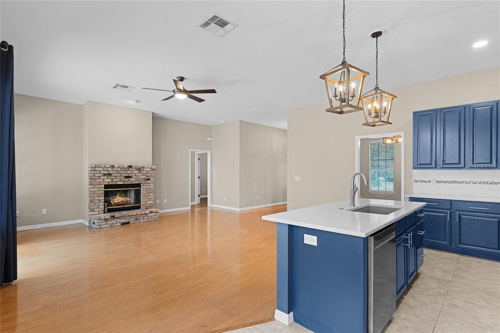 Image 13 of 73 For 403 Courtlea Creek Drive