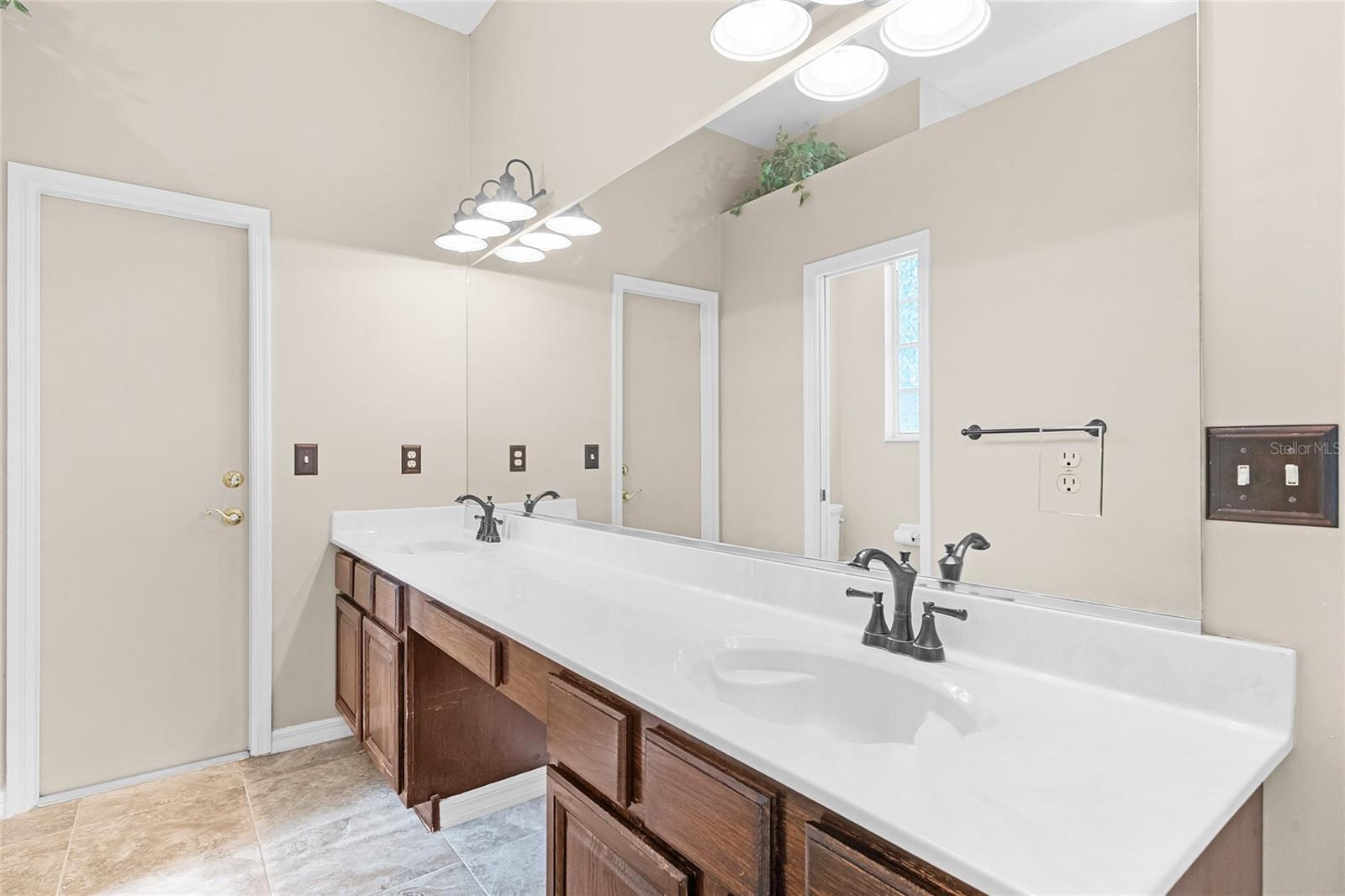 Image 26 of 73 For 403 Courtlea Creek Drive