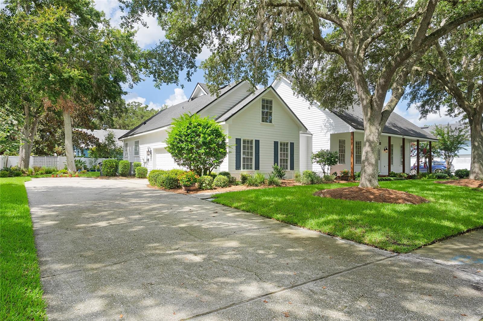 Image 4 of 73 For 403 Courtlea Creek Drive