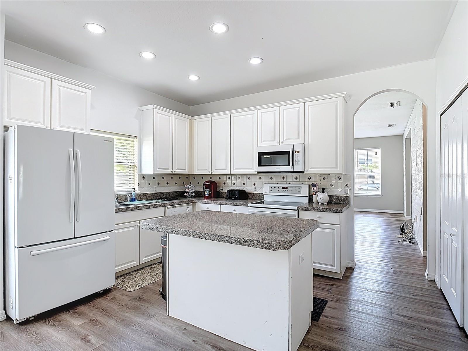 Image 10 of 43 For 799 Hacienda Circle
