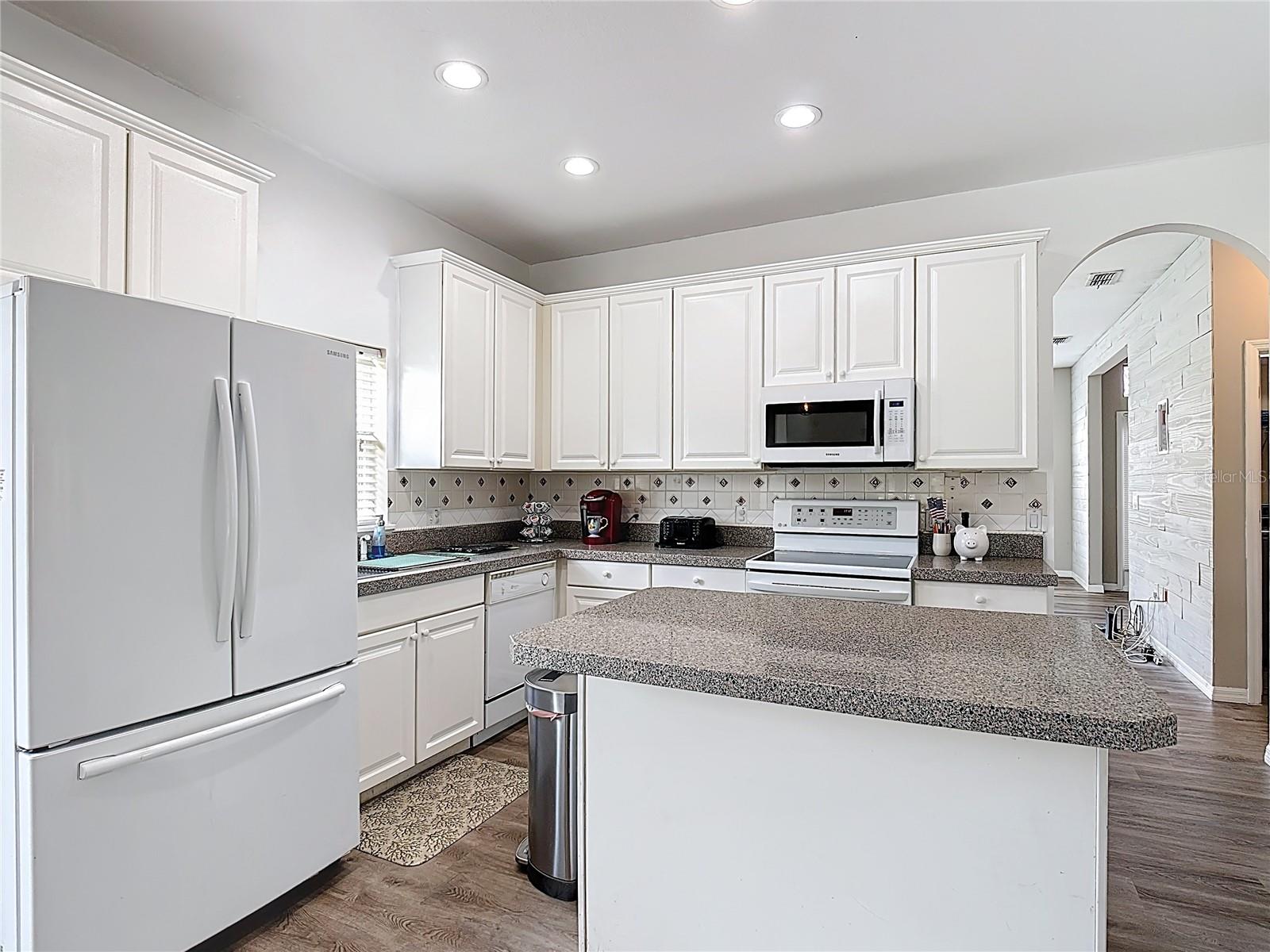 Image 11 of 43 For 799 Hacienda Circle