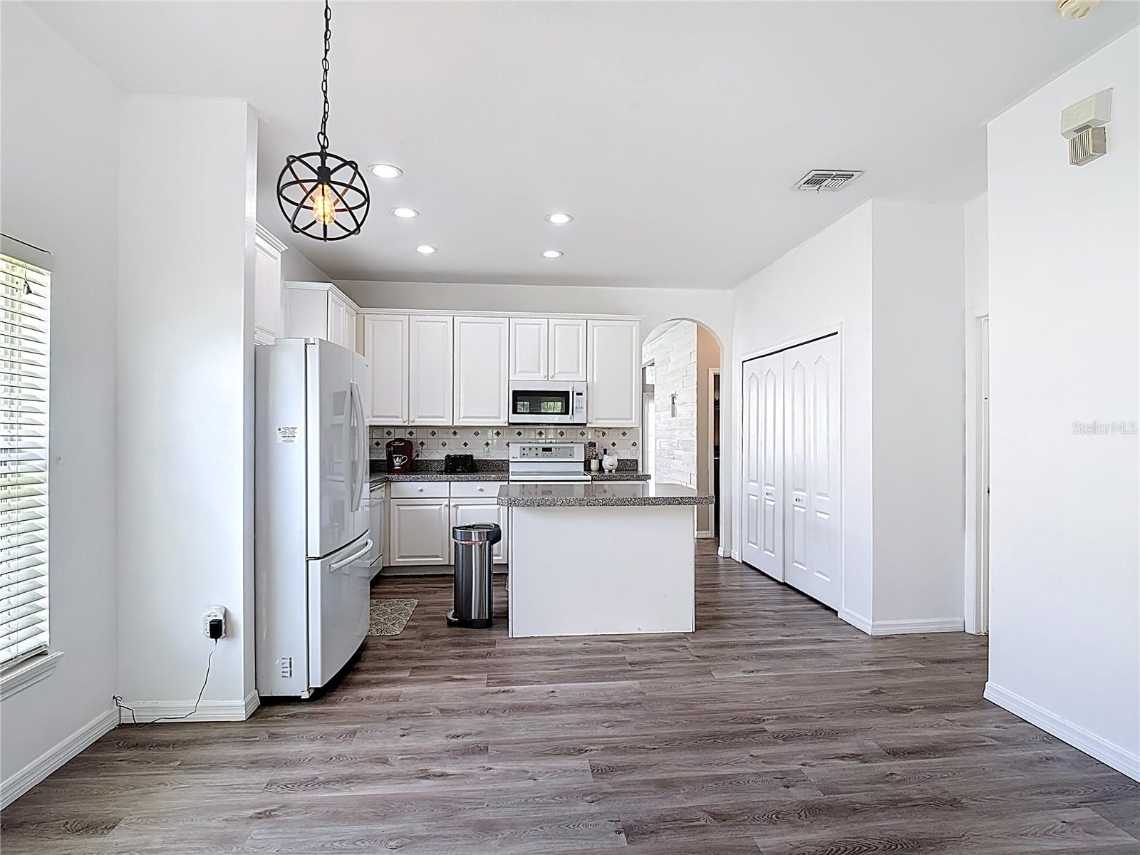 Image 14 of 43 For 799 Hacienda Circle