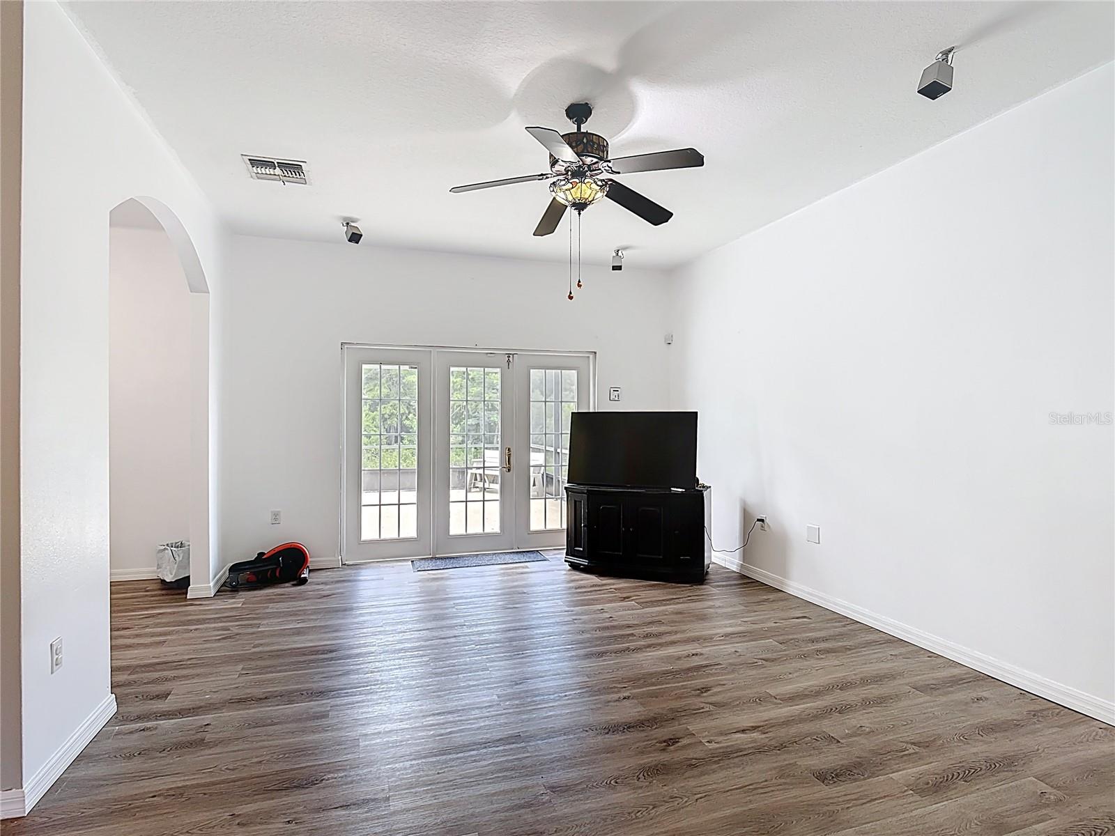 Image 16 of 43 For 799 Hacienda Circle