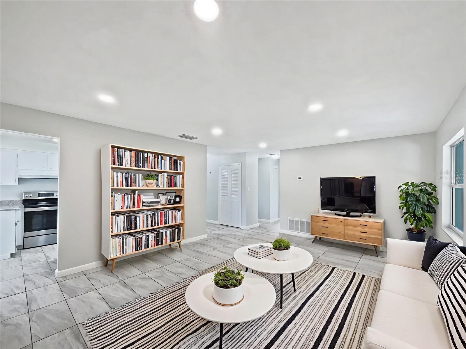 Image 2 of 21 For 2607 Castle Oak Avenue