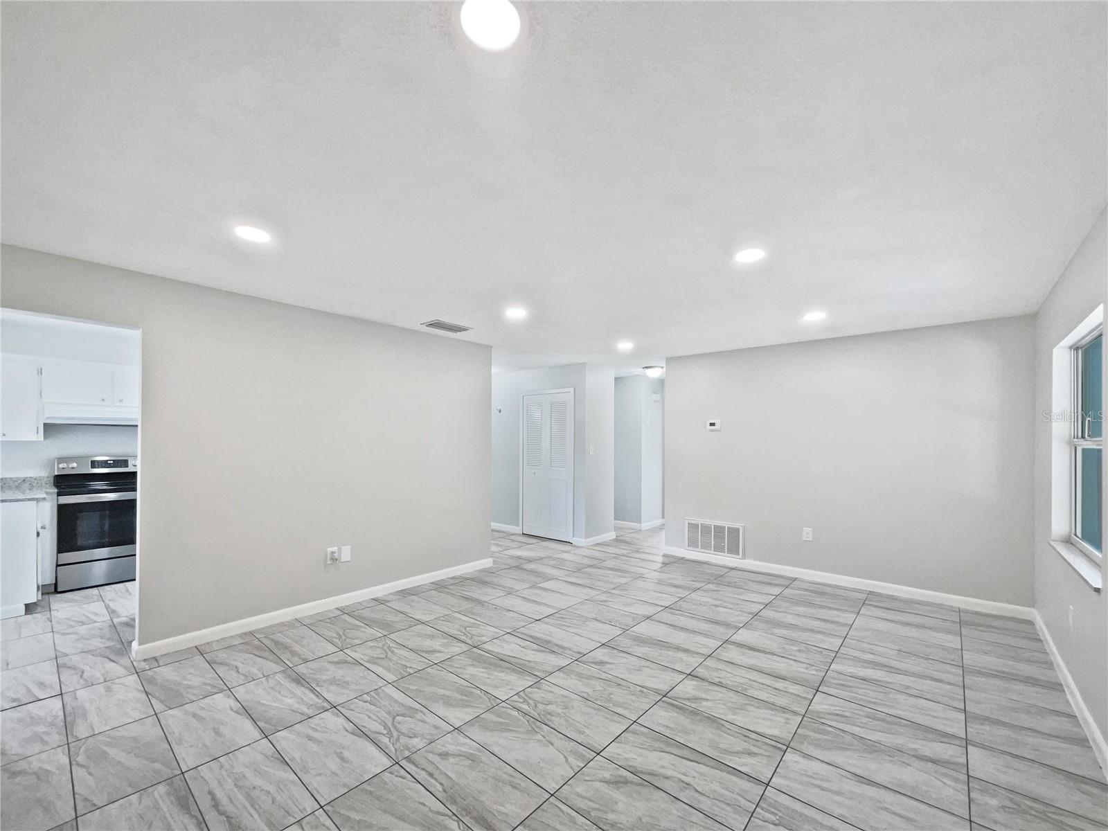 Image 3 of 21 For 2607 Castle Oak Avenue