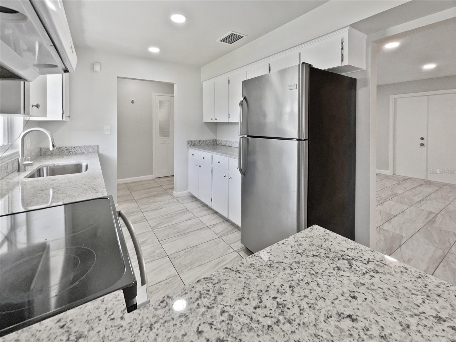 Image 6 of 21 For 2607 Castle Oak Avenue