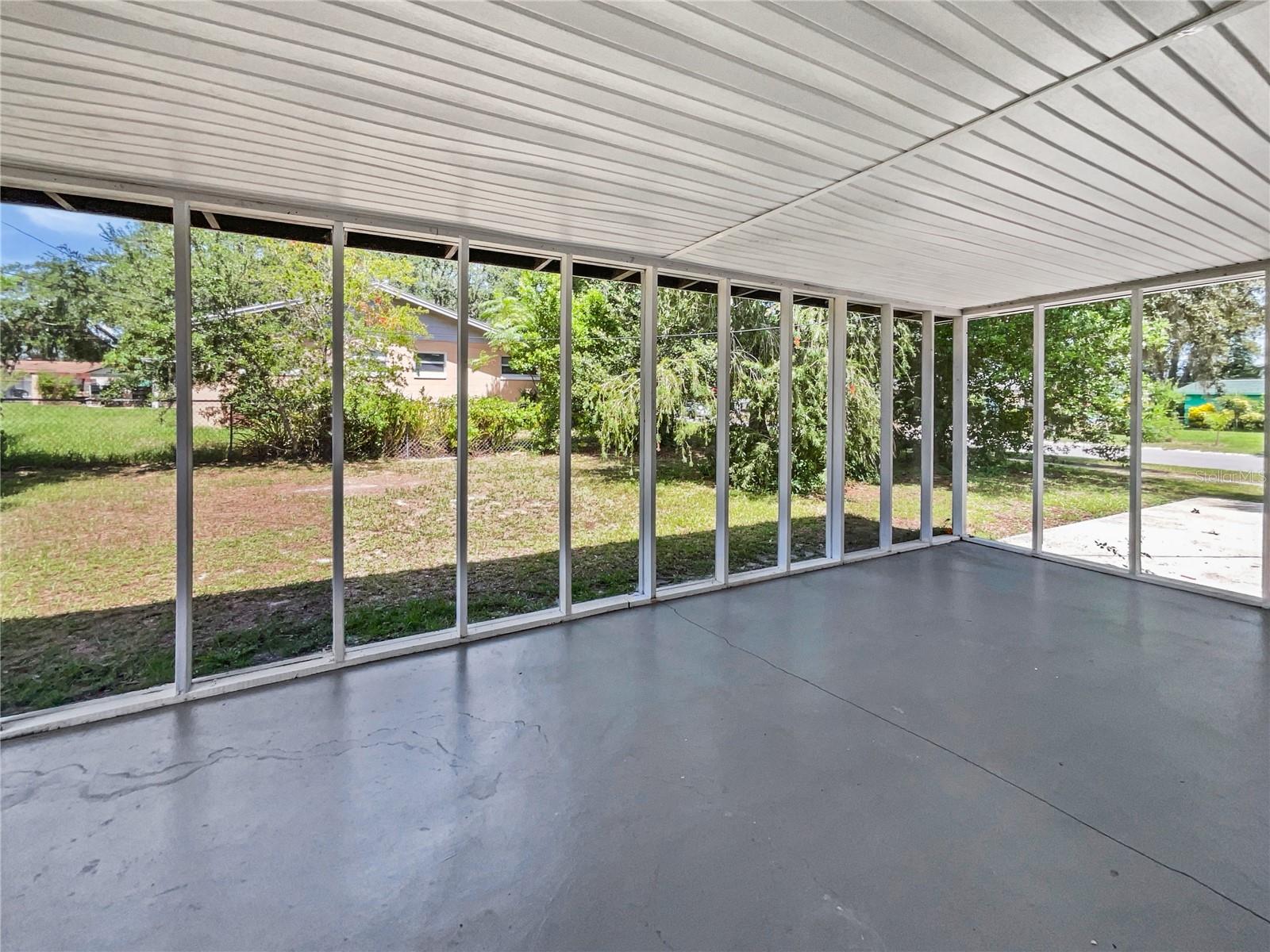 Image 9 of 21 For 2607 Castle Oak Avenue