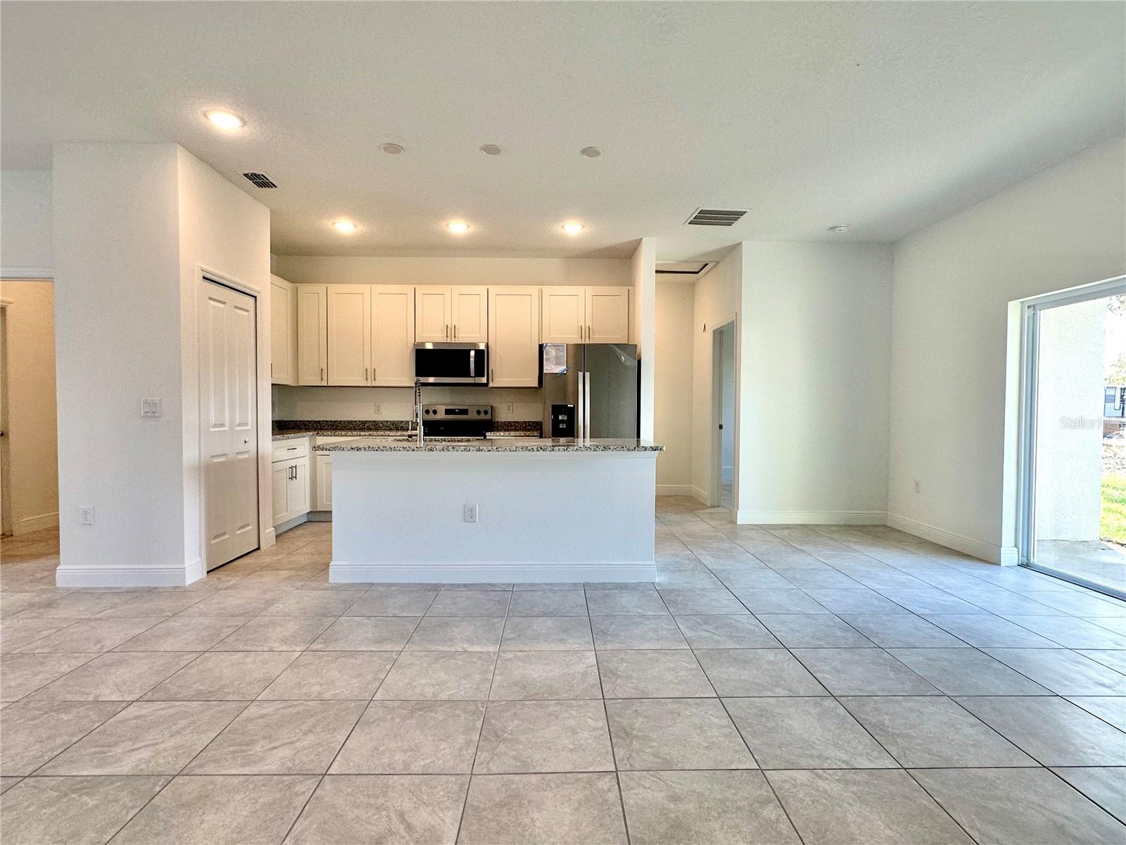 Image 21 of 43 For 10984 G Martinelli Boulevard